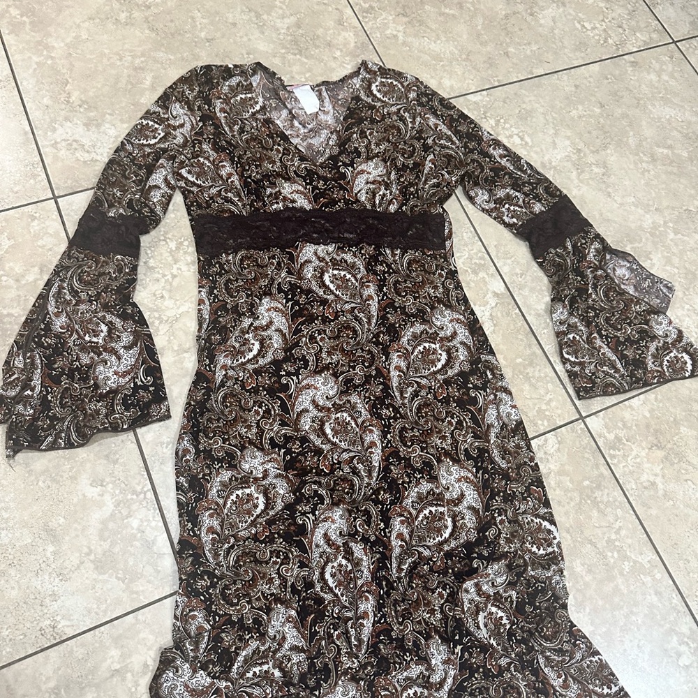 Lipstick Boutique Brown Paisley Long Sleeve Dress
